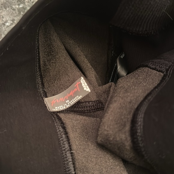 FP Movement black leggings with zip at ankle EUC - Picture 7 of 8